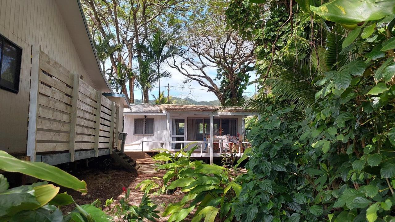 Are Tamareni 2Br Beach Cottage Or River Studio Avarua Dış mekan fotoğraf